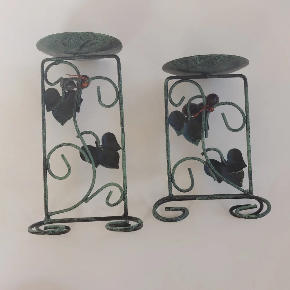 ✨️LiteTyme 2 piece grape candleholder set
